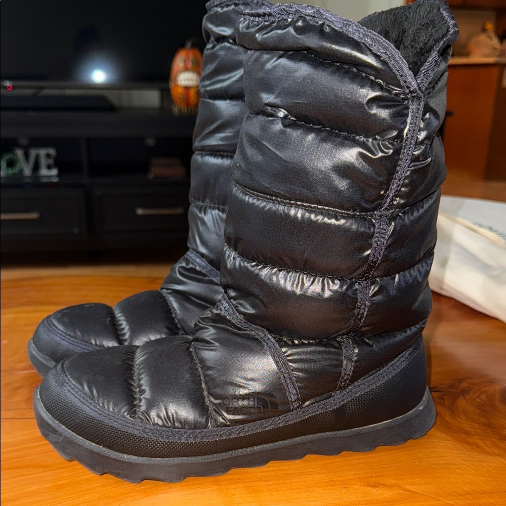 The North Face Shiny Black Puffer Boots